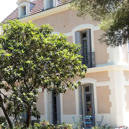 Domaine De La Mandoune 리조트 4*