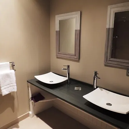 Ośrodek wypoczynkowy Domaine De La Mandoune 4*
