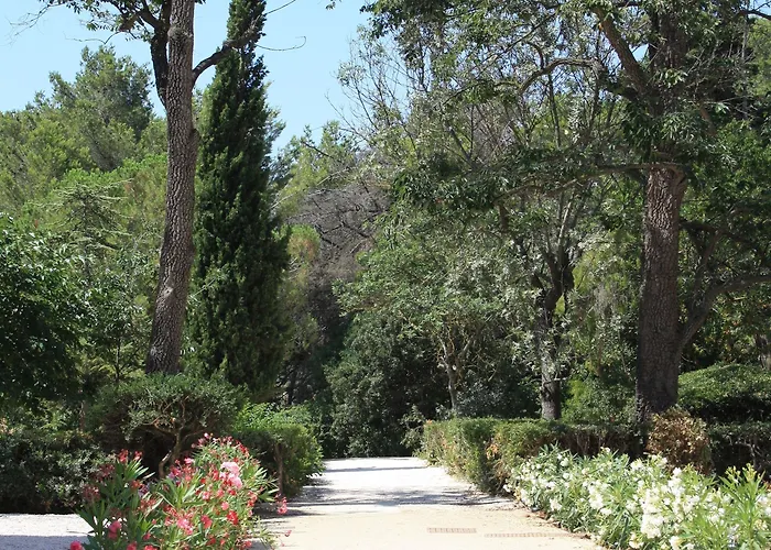 Domaine De La Mandoune Semesteranläggning (resort)